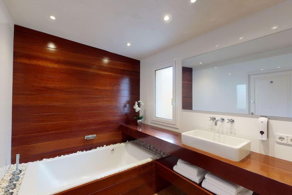 Lesal Villas Rentals, Villa Mar Azul, Tossa De Mar Extérieur photo